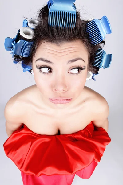Saç-curlers başında olan duygusal kız — Stok fotoğraf