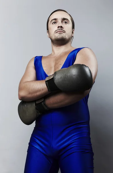 Porträtt av boxer stiliserade under gågna tiden — Stockfoto