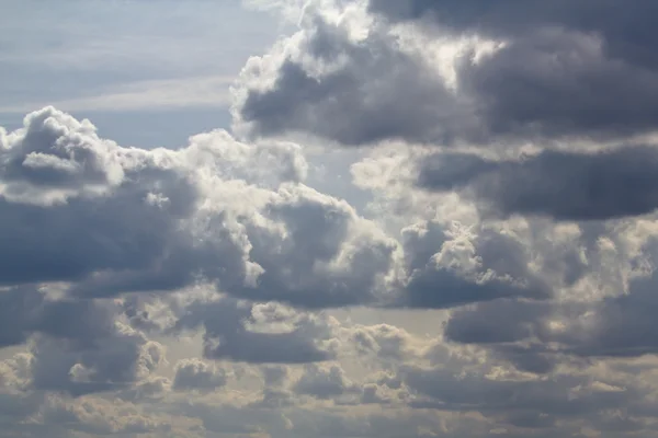 Облачные пейзажи — стоковое фото