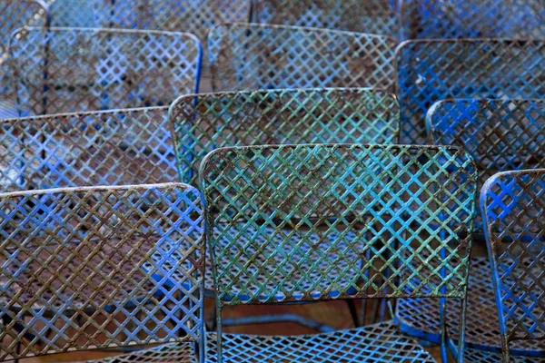 Gamla blå stolar — Stockfoto