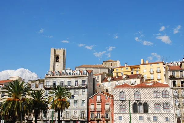 Міський пейзаж Лісабона з Se собор — стокове фото