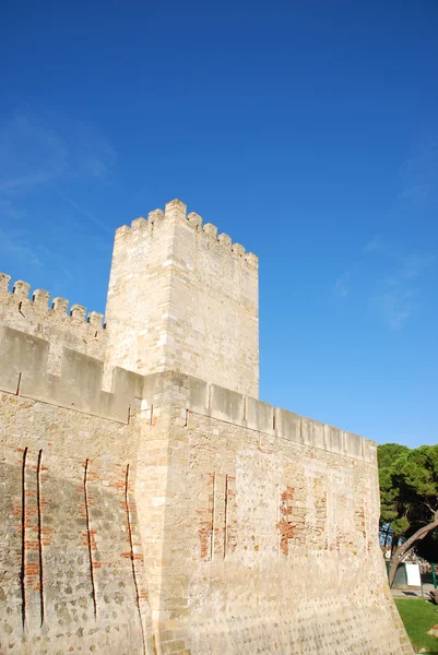 Замок Сан-Хорхе в Лиссабоне, Португалия — стоковое фото