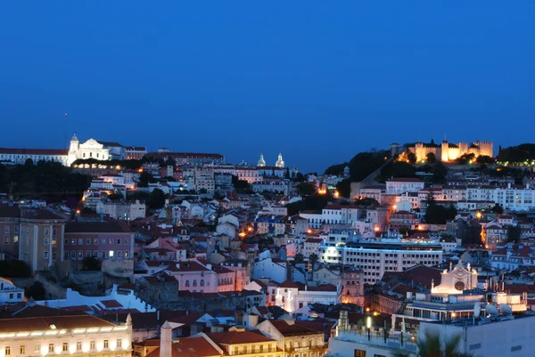 Красивая ночная сцена в Лиссабоне — стоковое фото