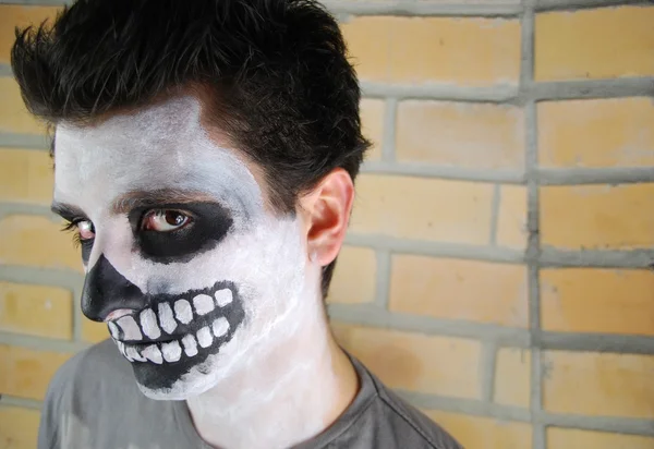 Portrait of a creepy skeleton guy (Carnival face painting) — Stock Photo, Image