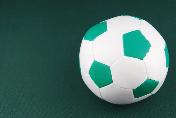 Футбольный мяч для маленьких детей — стоковое фото