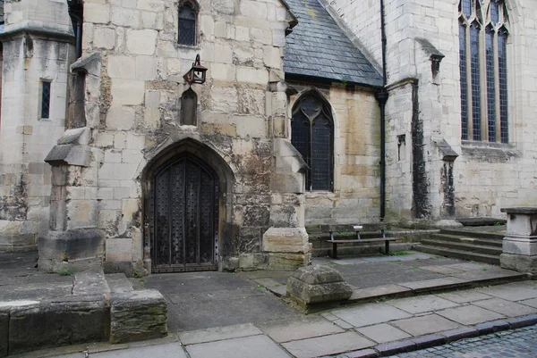 St 玛丽 · 德号脉教堂在告士打道英国 — 图库照片