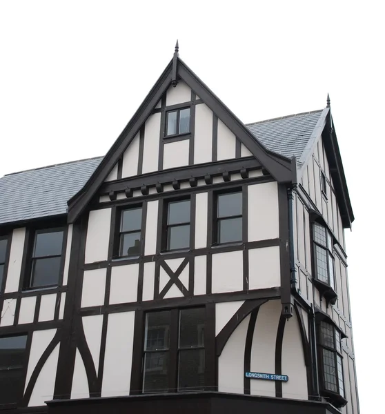 Schwarz-weißes Tudorhaus (isoliert) — Stockfoto