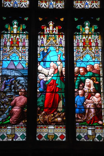 Náboženské vitráže oken — Stock fotografie