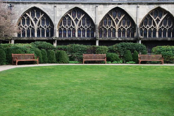 Gloucester-kathedraal (uitzicht op de tuin) — Stockfoto