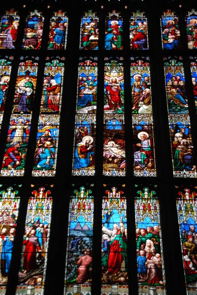 Náboženské vitráže oken — Stock fotografie