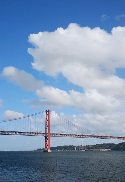 Most 25 kwietnia w Lizbonie, Portugalia — Zdjęcie stockowe