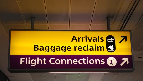Panneaux d'information à l'aéroport — Photo