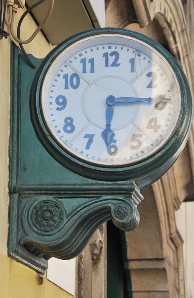 Античные настенные часы — стоковое фото