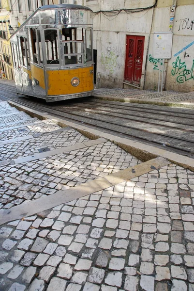 Bica tram ascensore a Lisbona, Portogallo — Foto Stock