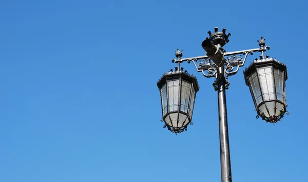 Вулиця ліхтарні стовпи — стокове фото