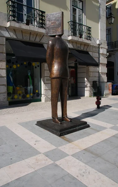 Fernando pessoa staty i Lissabon — Stockfoto