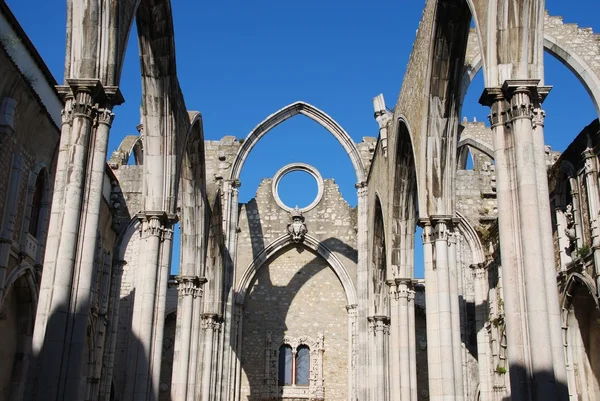 Carmo templom romjai, Lisszabon, Portugália — Stock Fotó