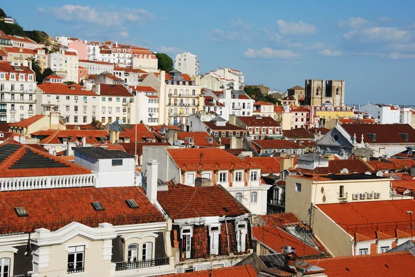 Αστικό τοπίο της Λισαβόνας με καθεδρικός ναός se — Φωτογραφία Αρχείου