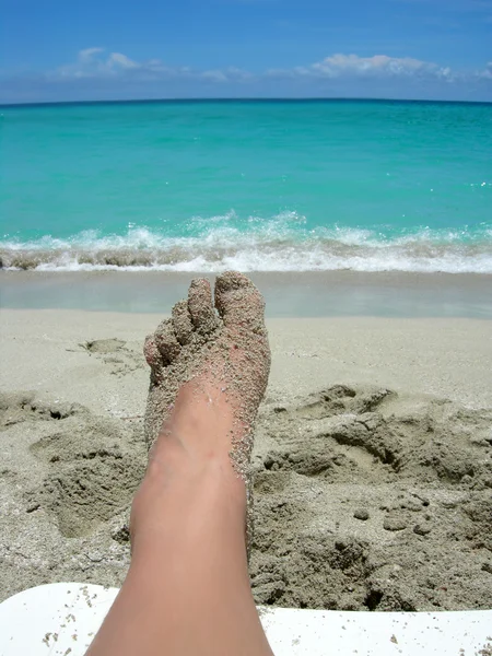 Пляж ніг — стокове фото