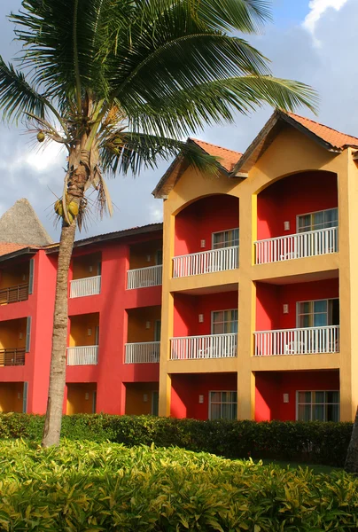 Farbenfrohes Karibik-Resort — Stockfoto