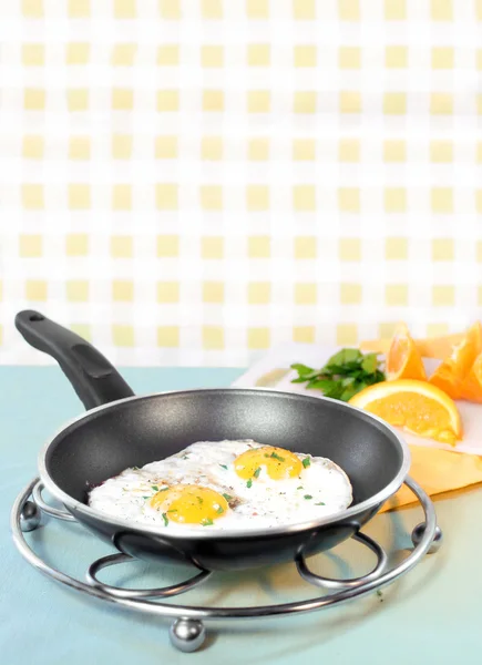 Завтрак яйца — стоковое фото
