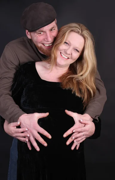 Felice coppia incinta — Foto Stock