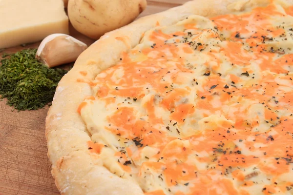 Gastronomische aardappel pizza — Stockfoto
