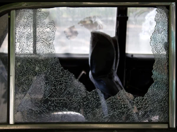 Grietas de vidrio roto automóvil — Foto de Stock