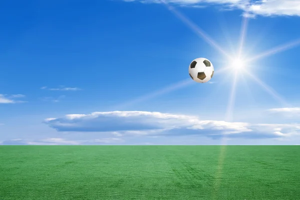 フィールド サッカー太陽ボール — ストック写真