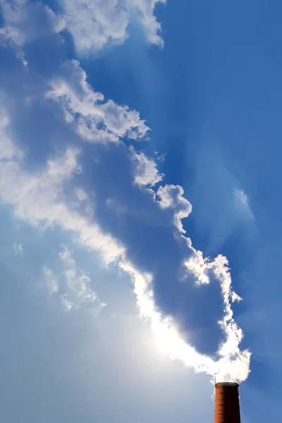 Duman atmosfer emisyon — Stok fotoğraf
