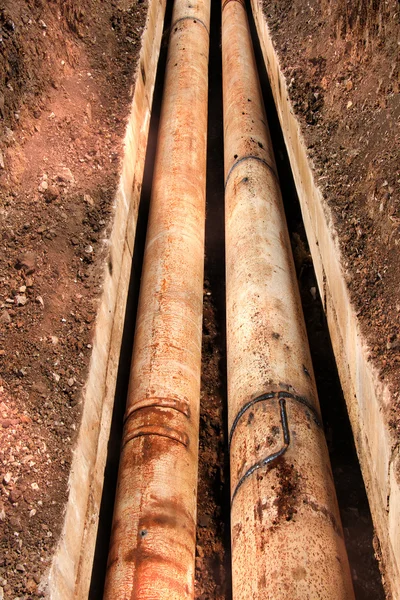 Trincheira de drenagem de água de oleoduto — Fotografia de Stock