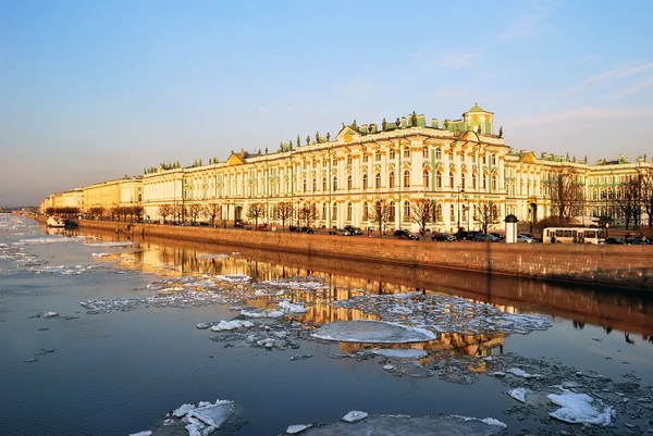 São Petersburgo. Palácio Embankment — Fotografia de Stock