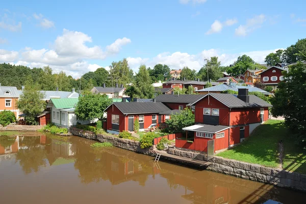 Porvoo, Finlandia. drewniane domy w pobliżu wody — Zdjęcie stockowe