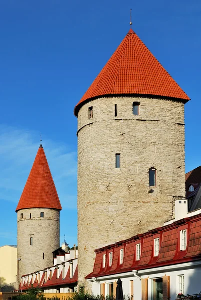 Starý tallinn, Estonsko. dvě věže — Stock fotografie