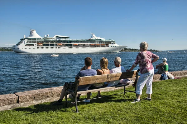 Navio de cruzeiro no porto de Oslo, Noruega — Fotografia de Stock