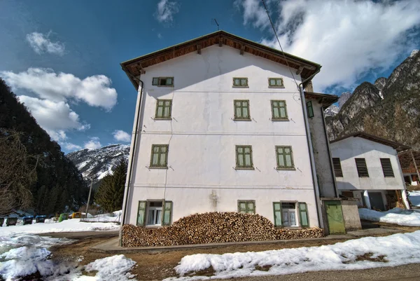 Schnee in den Dolomiten, Italien — Stockfoto
