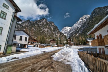 İtalya 'nın Dolomitler Dağları' nda kar yağışıweather forecast