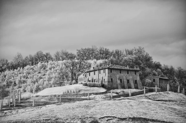 赤外線によるトスカーナの田園地帯 — ストック写真