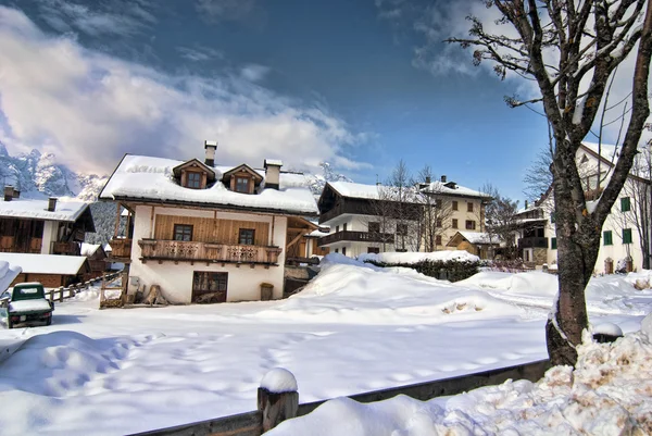 İtalya 'nın Dolomitler Dağları' nda kar yağışıweather forecast — Stok fotoğraf