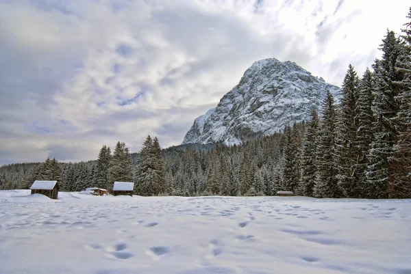 Lumi Dolomiittien vuorilla, Italia — kuvapankkivalokuva