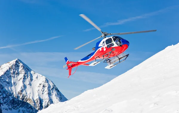 Heli Ski helikopter — Stockfoto
