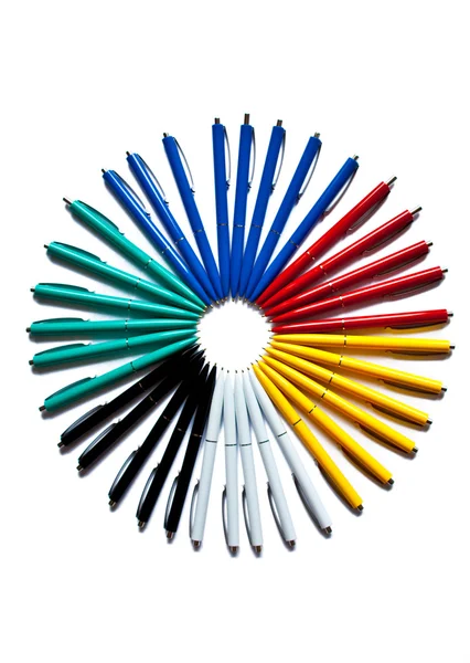 Kreis farbiger Kugelschreiber — Stockfoto
