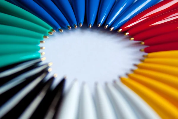 Circle of colored pens — Stock Photo, Image