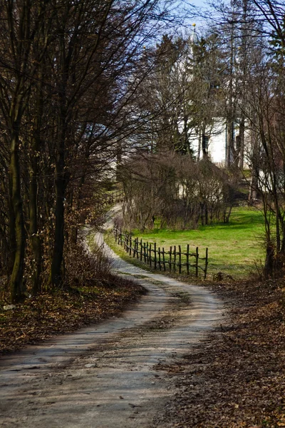 Kiliseye giden yol