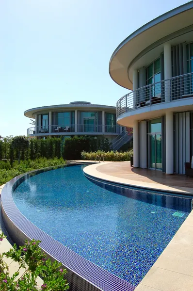 Modern holiday villas at Turkish hotel — Stock Photo, Image