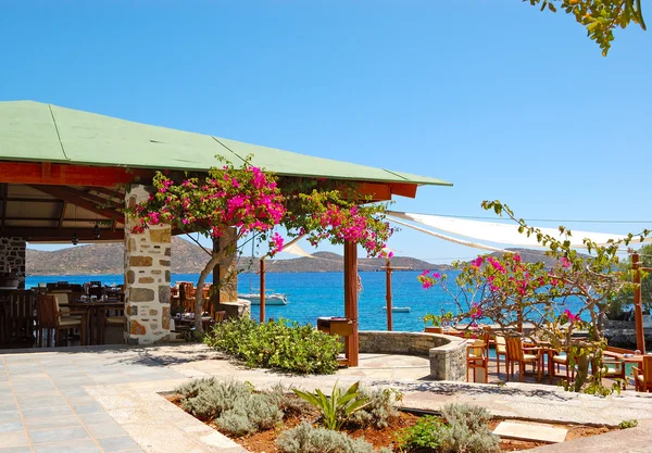 Ресторан под открытым небом в Греции — стоковое фото