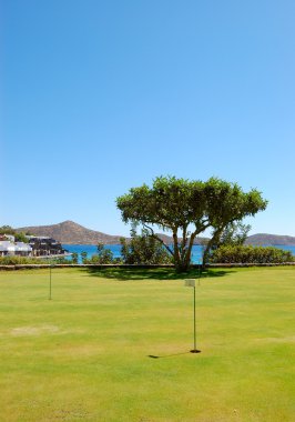 Golf alanı ve ağaç lüks otel, crete, Yunanistan