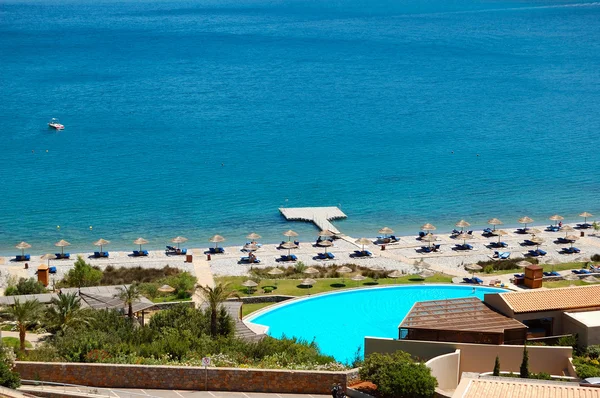 Lüks otelin plajı, Girit, Yunanistan — Stok fotoğraf