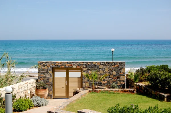 Beach entrance of luxury hotel, Crete, Greece — Stock Photo, Image