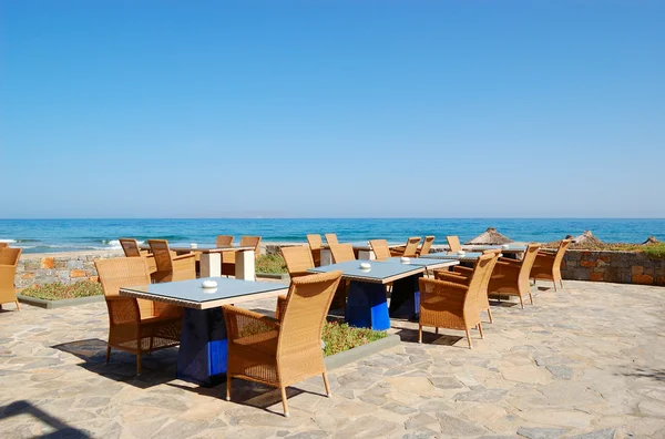 Moře relaxace oblasti luxusní hotelové restaurace, Kréta, GR — Stock fotografie